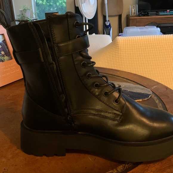 High top round toe lace up & side zip chunky heel boots. - Picture 6 of 6